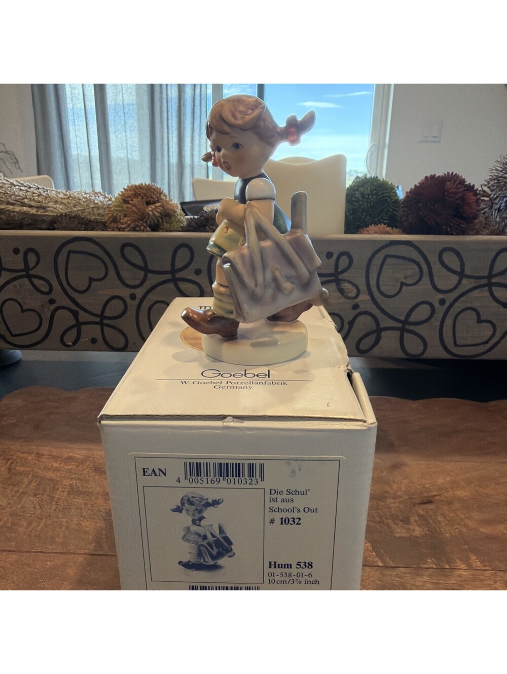 Schools Out Girl Figurine Goebel Hummel 538 Germany Boxed 4 Inch Preowned